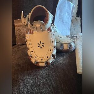 Adelisa & Co.
Nude Blush Flora - Children's Leather Sandals size 5